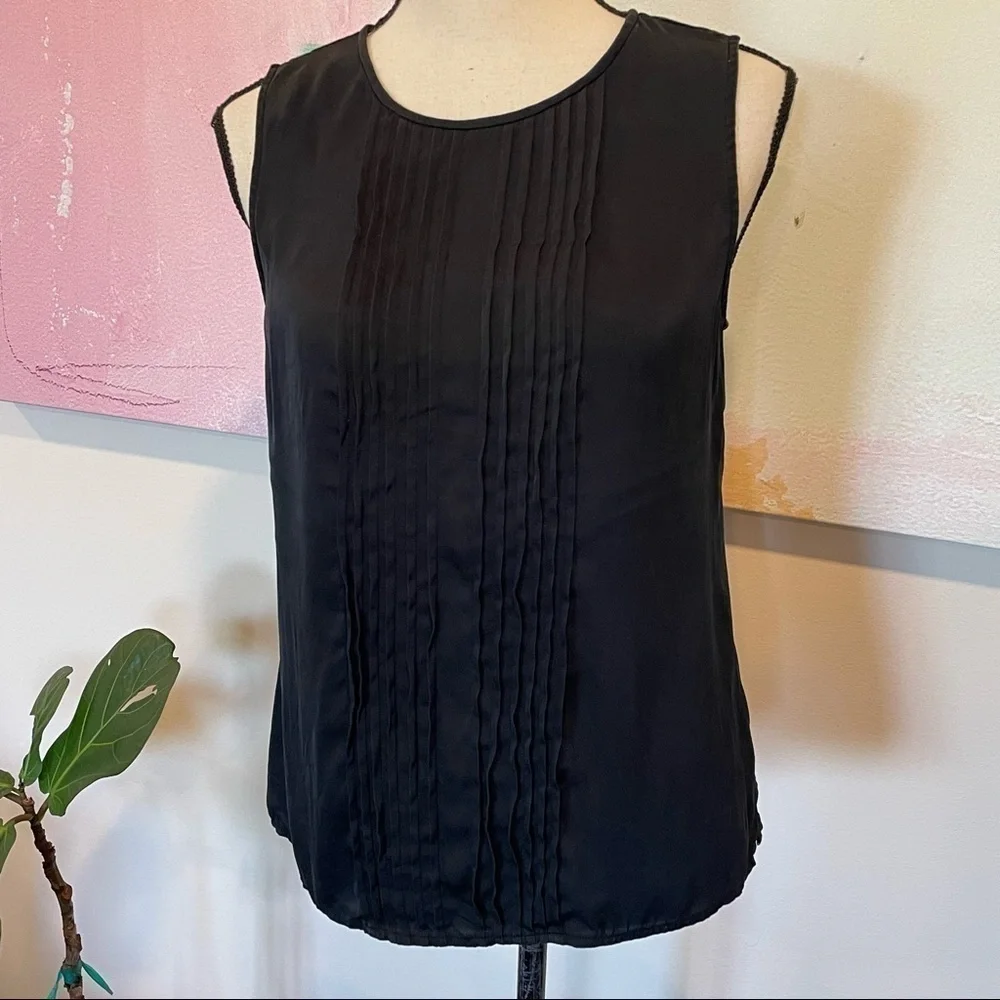 Trina Turk Silk Tank Top Blouse Button Back Sleeveless Black Sz Small.